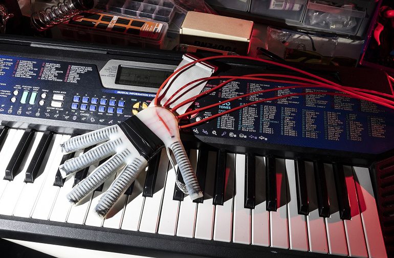 Robotic Glove Helps Stroke Patients Relearn Dexterity |