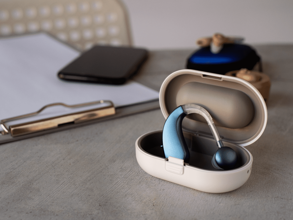 Hearing Rehabilitation With a Chat-Based Mobile Auditory Training Program in Experienced Hearing Aid Users: Prospective Randomized Controlled Study