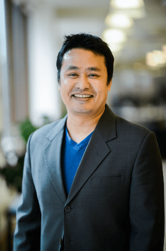 6 Ways AI is Reshaping Healthcare Diagnostics & Treatment