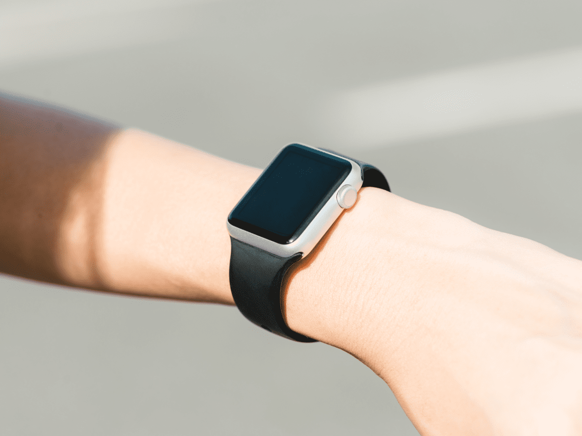 Cardiac Health Assessment Using a Wearable Device Before and After Transcatheter Aortic Valve Implantation: Prospective Study