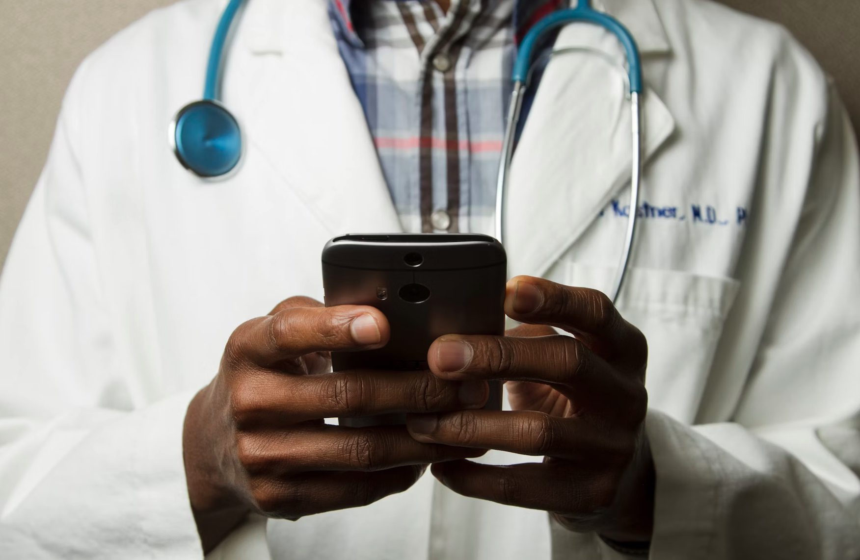 Integrating HIPAA Compliance Into Digital Communication