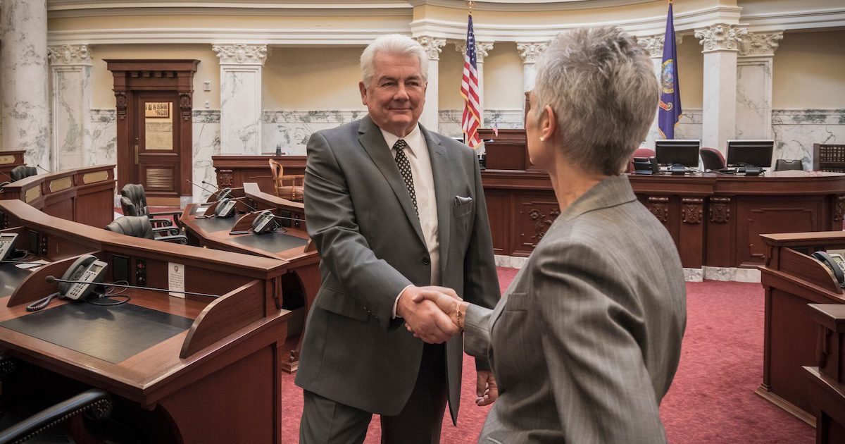 Proposed legislation paves the way for AI to prescribe drugs