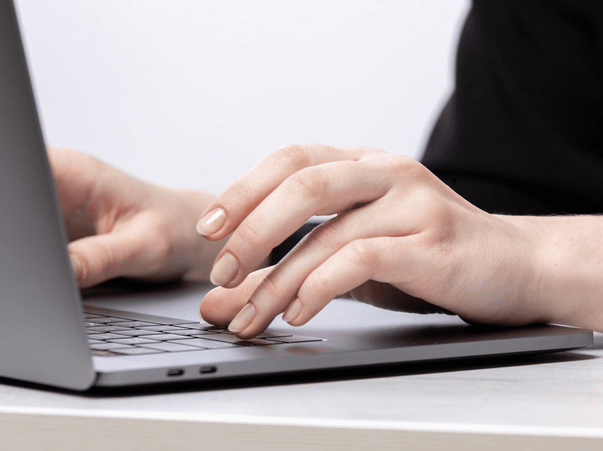 An Actor-Partner Interdependence Mediation Model for Assessing the Association Between Health Literacy and mHealth Use Intention in Dyads of Patients With Chronic Heart Failure and Their Caregivers: Cross-Sectional Study