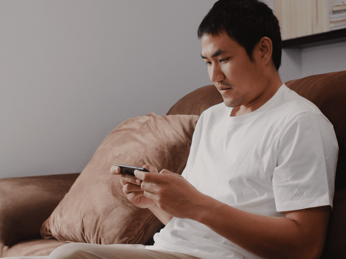 Providing 2 Types of mHealth Interventions to Support Self-Management Among People Living With HIV: Randomized Clinical Trial