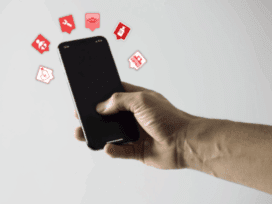 Users' Perceptions and Trust in AI in Direct-to-Consumer mHealth: Qualitative Interview Study