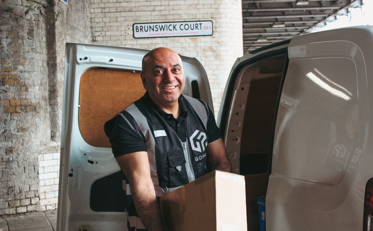 Doccla teams with Gophr for same-day delivery of medical devices