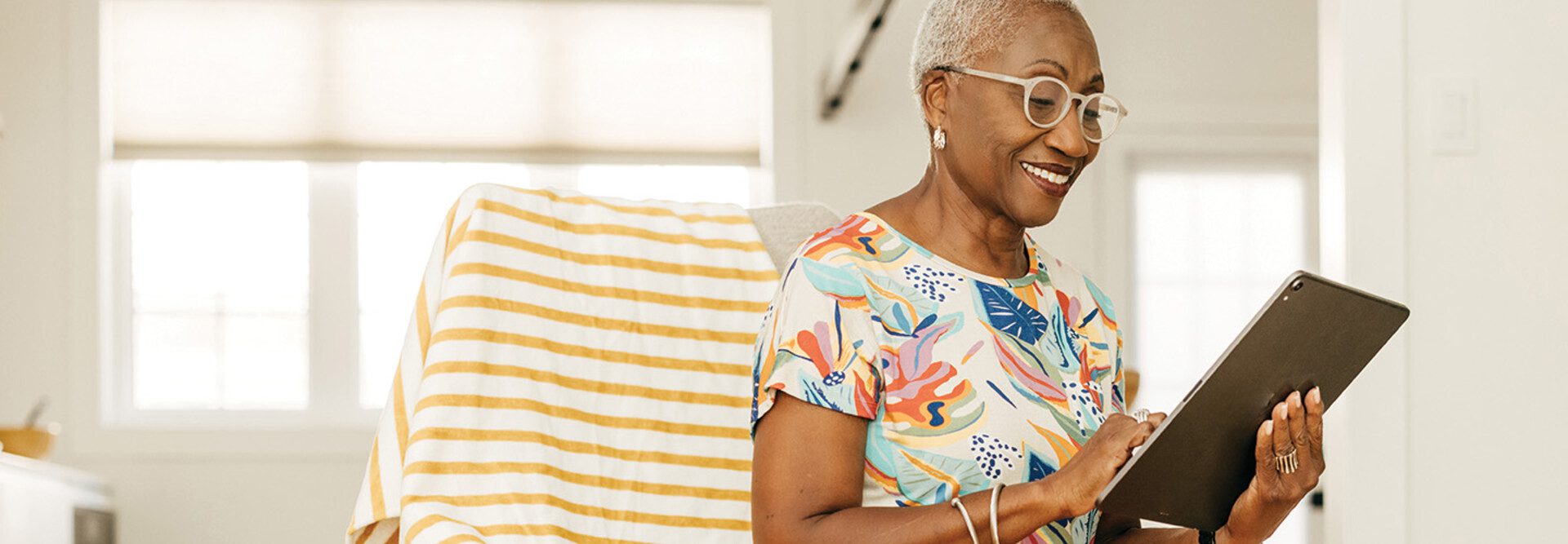 5 Ways to Achieve Connected Senior Living That Benefit Residents and Staff