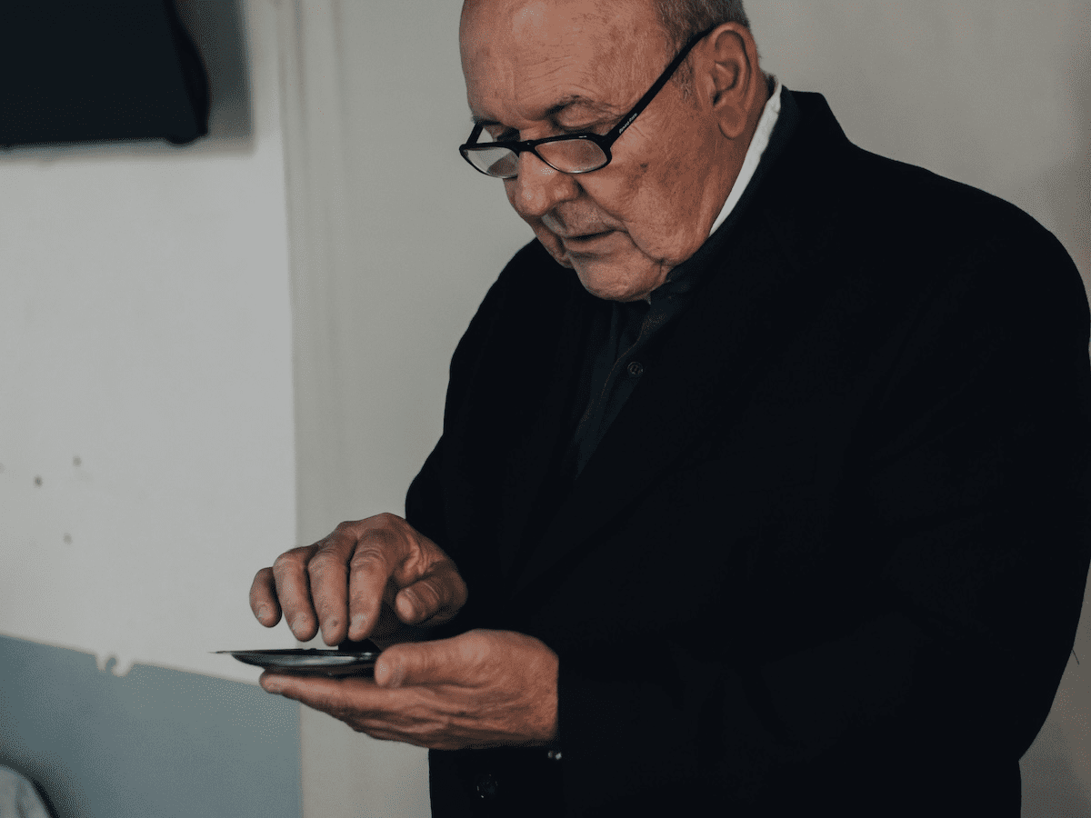 The Effect and Safety of App-Based Interventions for Populations With Osteoarthritis: Systematic Review and Meta-Analysis of Randomized Controlled Trials