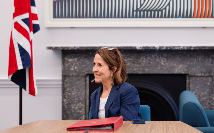 Blueprint for AI regulation could cut NHS waiting times