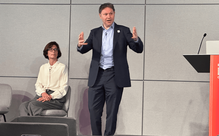 Technology increasingly cited as reason for NHS staff leaving jobs