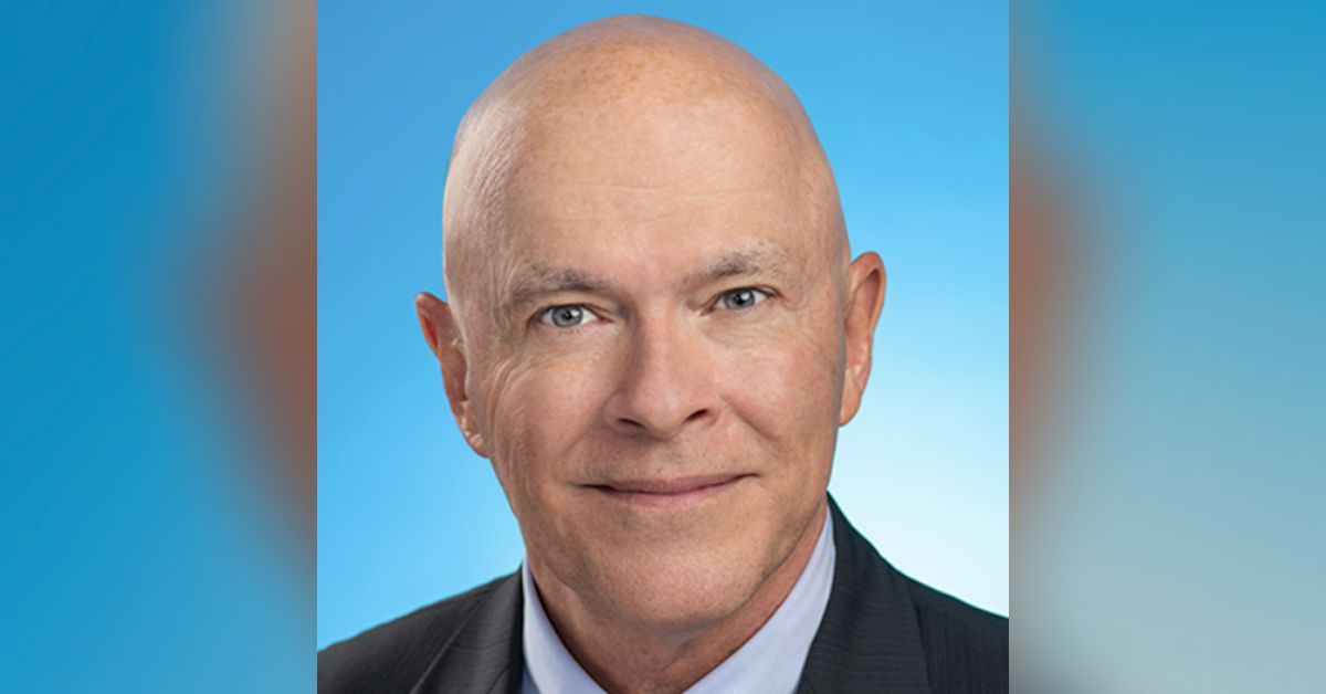 What sets the Deep Plane Facelift apart from traditional facelift techniques