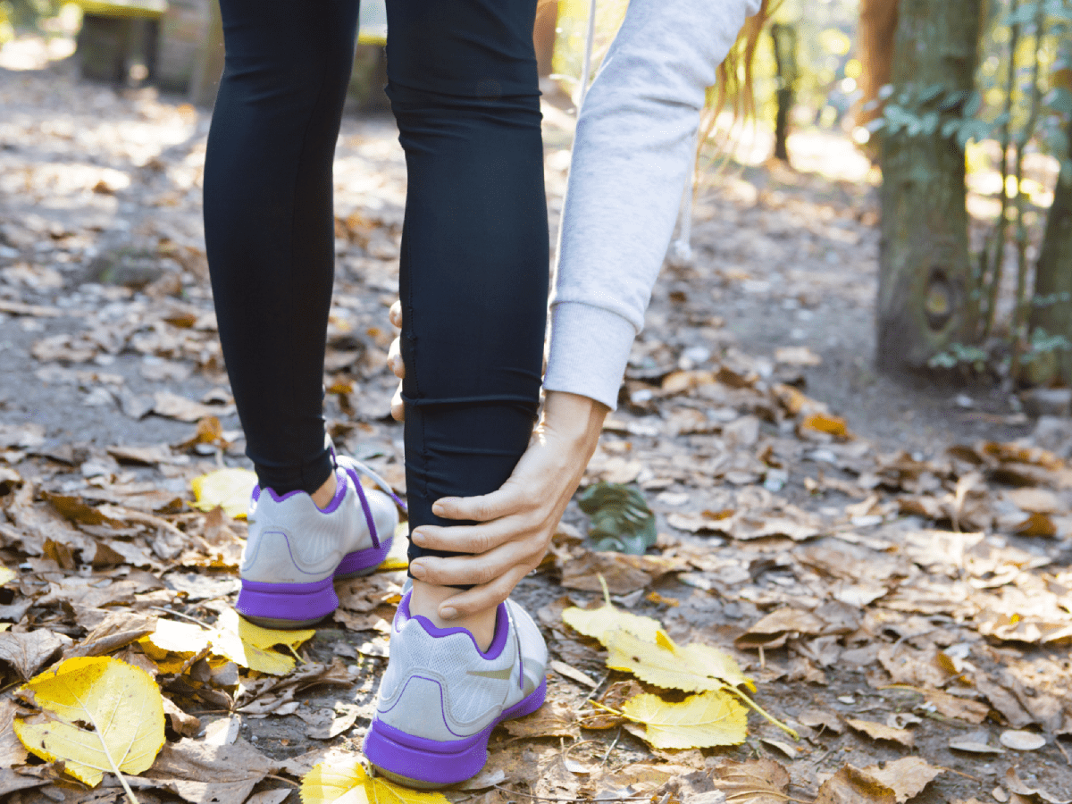 Digital Physiotherapeutic Ankle-Specific Training System for Patients With Chronic Ankle Instability Following Modified Brostrom Surgery: Noninferiority Randomized Controlled Trial at a Tertiary Grade A Trauma Center in China