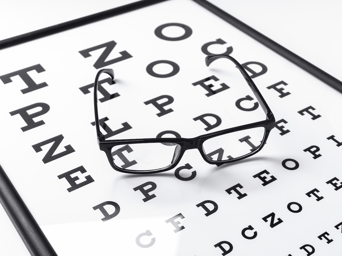 Evaluating the Quality and Features of Visual Acuity Apps Using the Mobile App Rating Scale: Systematic Review