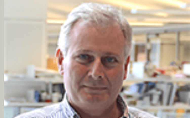 NHS genetics programme to track people at risk of inherited cancer